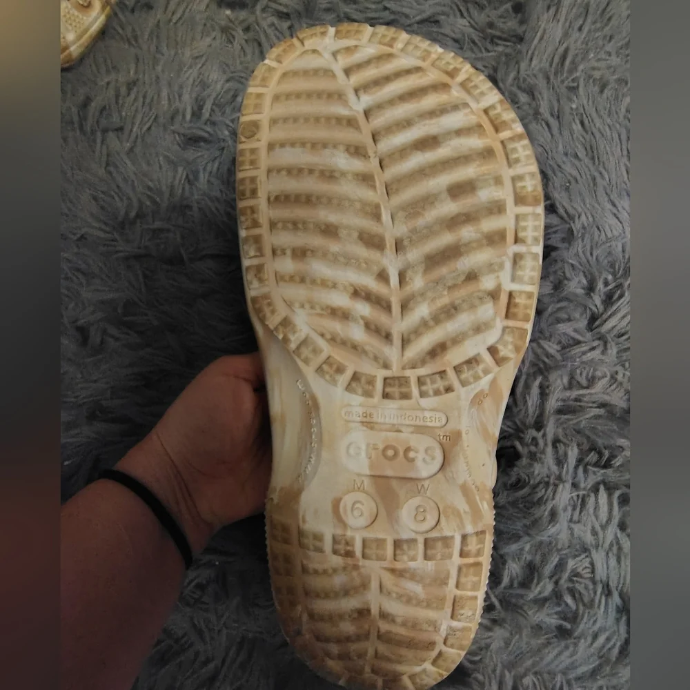 Crocs Baya Clogs in Chai/Multi color Women's size 8 Men's size 6 - Picture 5 of 5